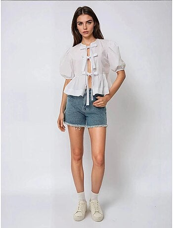 Blusa em algodão com gola redonda e detalhe de laço hiccup