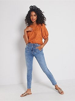 Blusa em bordado inglês - Kiabi