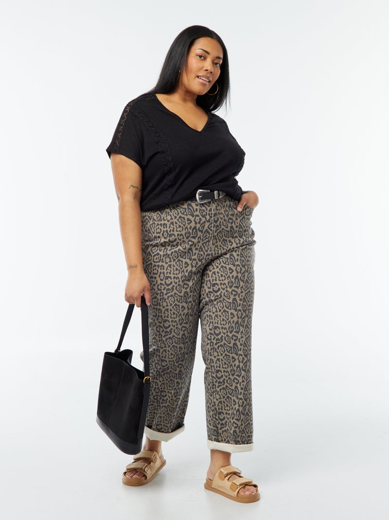Blusa em crepe com bordados Preto - Kiabi