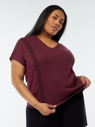 Blusa em crepe com bordados