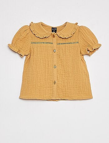Blusa em gaze de algodão com gola claudine