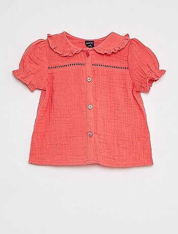 Blusa em gaze de algodão com gola claudine