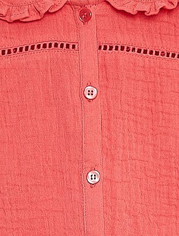 Blusa em gaze de algodão com gola claudine