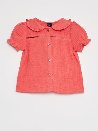 Blusa em gaze de algodão com gola claudine