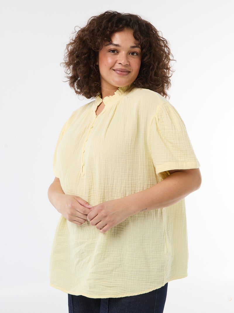 Blusa em gaze de algodão com gola franzida Amarelo - Kiabi