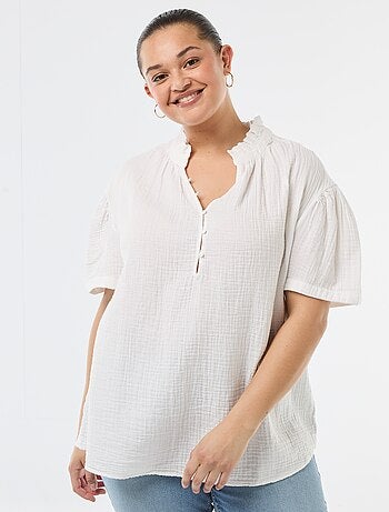 Blusa em gaze de algodão com gola franzida