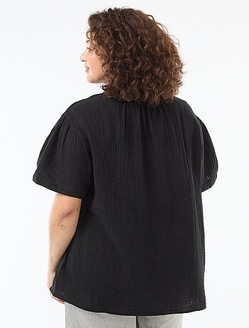 Blusa em gaze de algodão com gola franzida