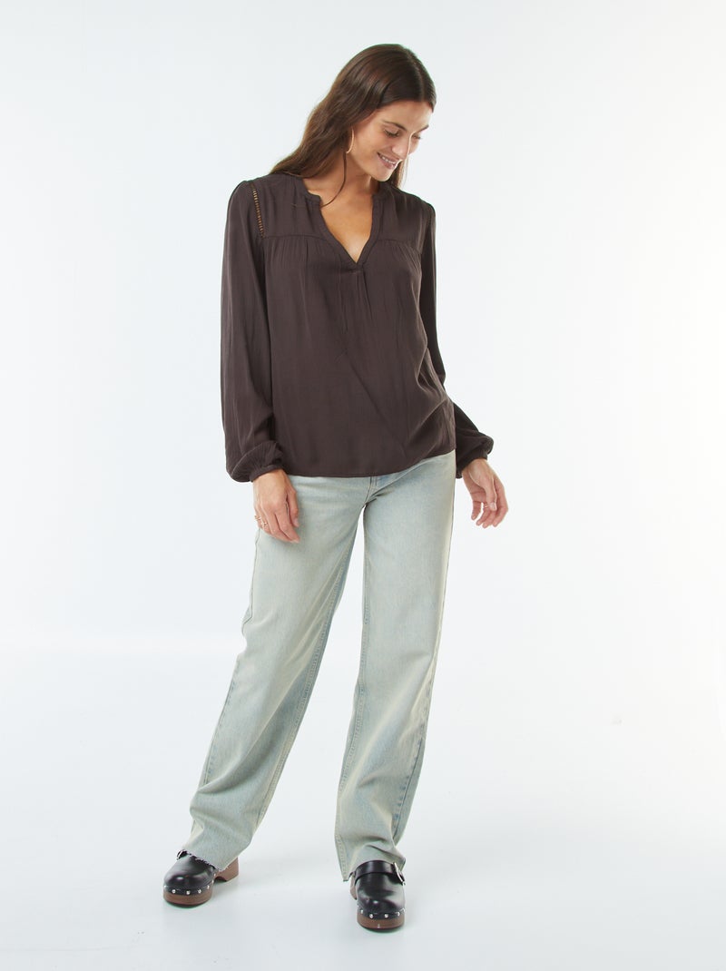 Blusa em malha crepe com bordos ajurados Castanho - Kiabi