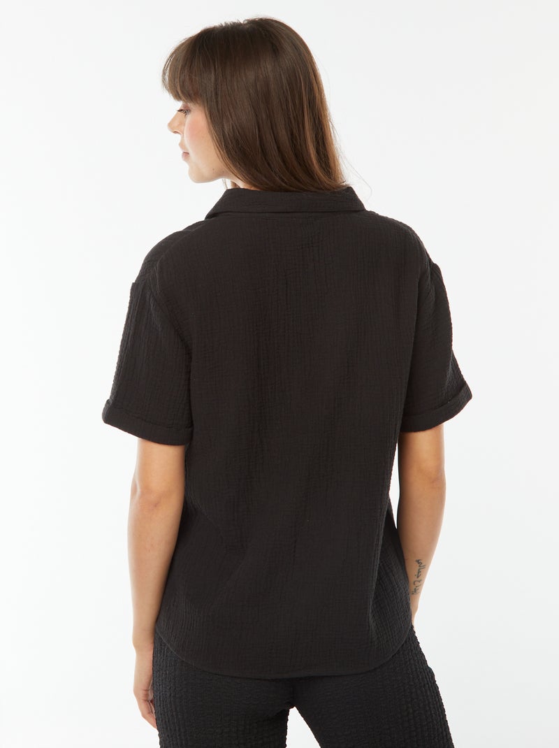 Blusa em malha crepe com gola de polo Preto - Kiabi
