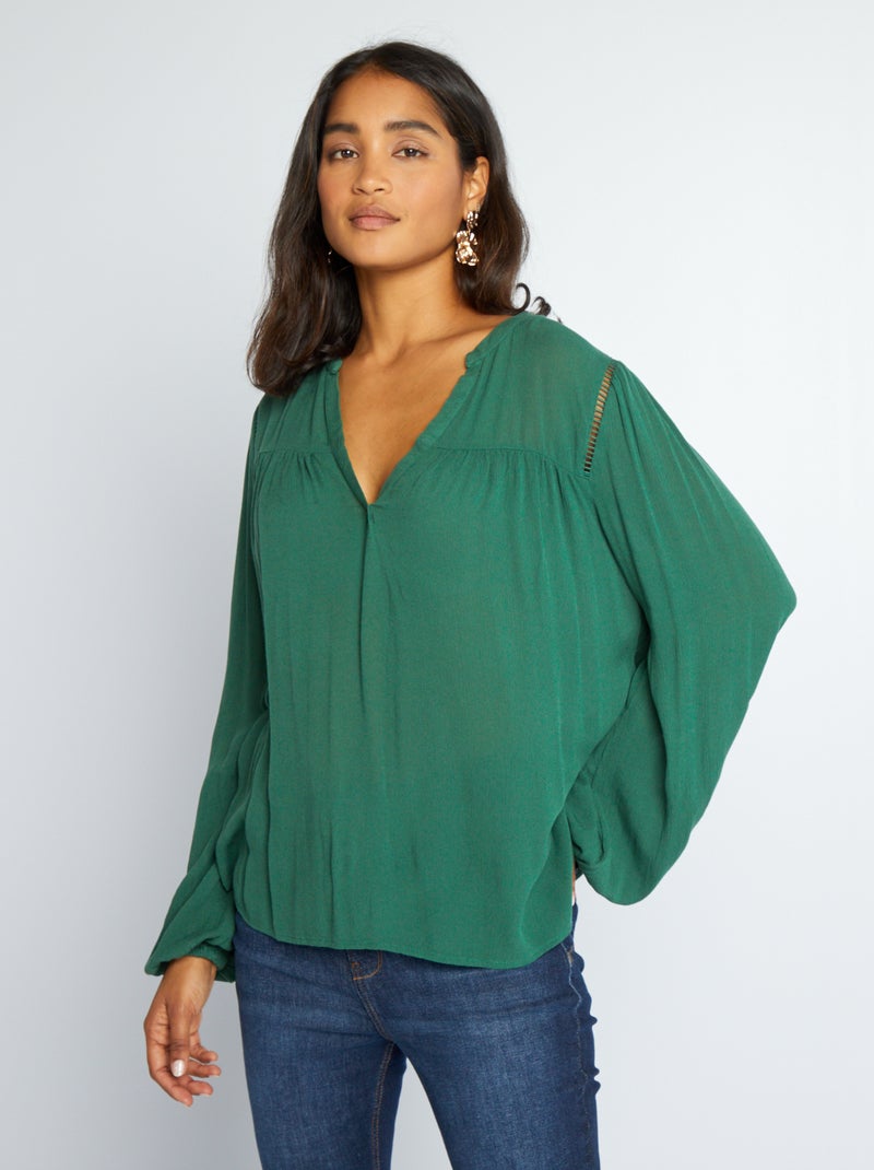 Blusa em malha crepe com orlas ajuradas Verde - Kiabi