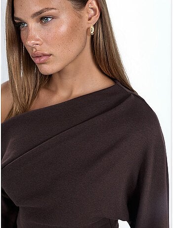 Blusa em malha de manga curta com decote barco para mulher busem