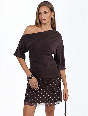 Blusa em malha de manga curta com decote barco para mulher busem
