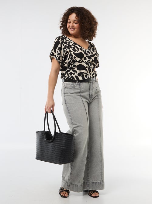 Blusa em material crepe com mangas curtas - Kiabi