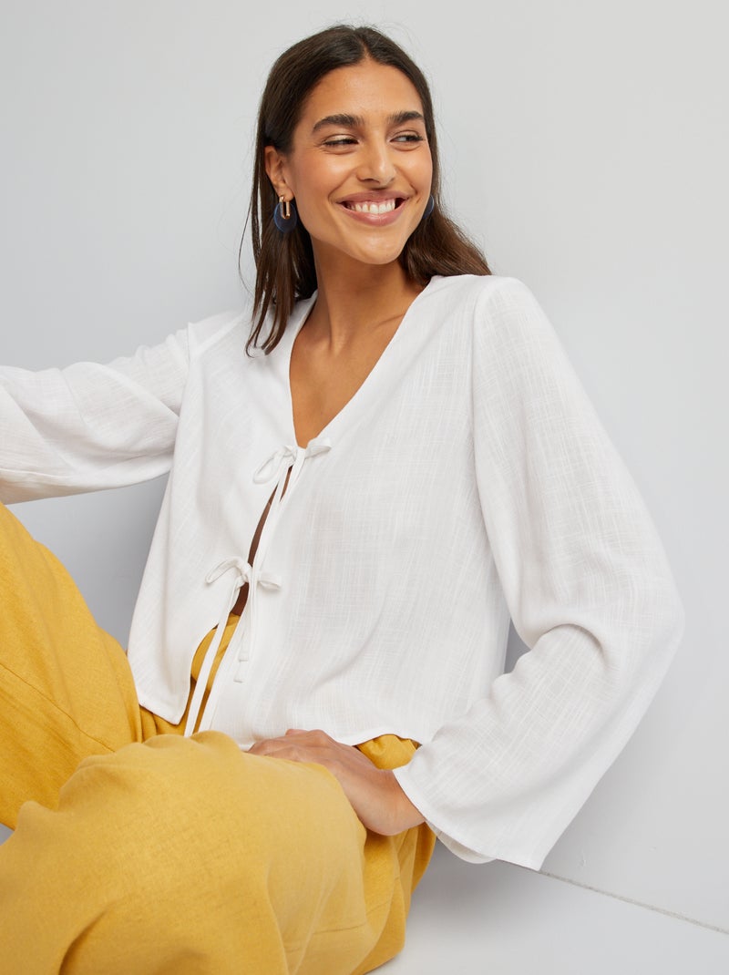 Blusa em mistura de linho com laço à frente BRANCO - Kiabi