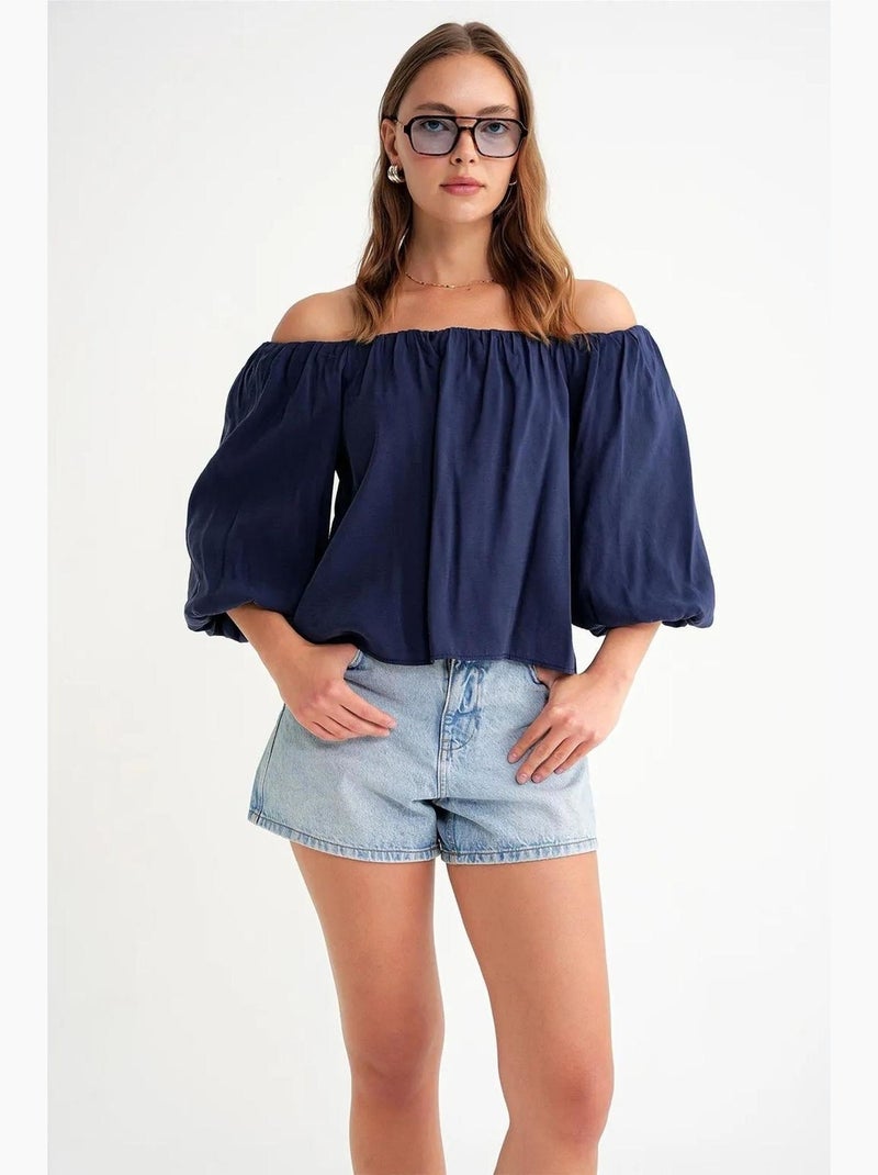 Blusa em mistura de modal com gola madonna e detalhe de folhos mixray Azul-marinho - Kiabi