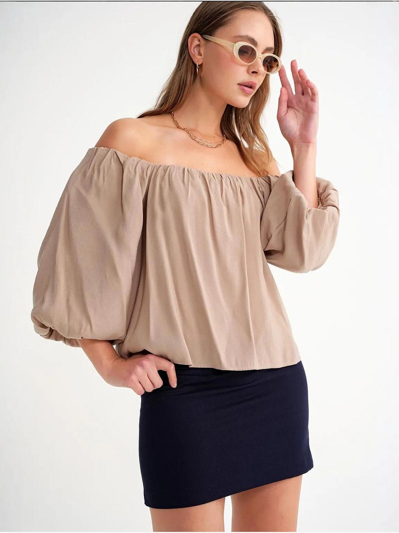 Blusa em mistura de modal com gola madonna e detalhe de folhos mixray Camelo - Kiabi