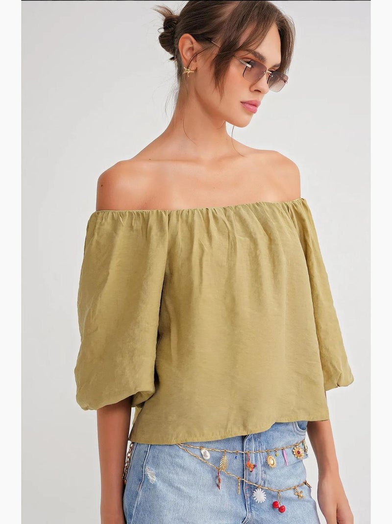 Blusa em mistura de modal com gola madonna e detalhe de folhos mixray Verde cáqui - Kiabi