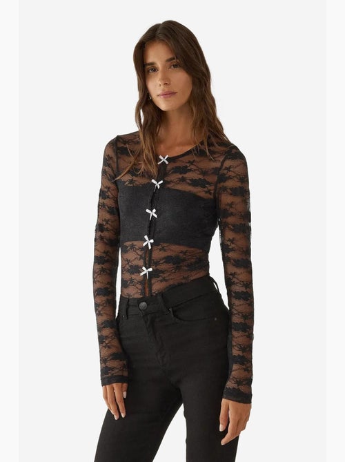 Blusa em renda com detalhe de laço hiccup - Kiabi Blusa em renda com detalhe de laço hiccup - Kiabi