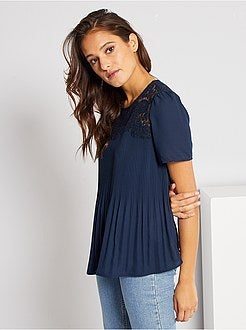 Blusa em renda com pregas - Kiabi