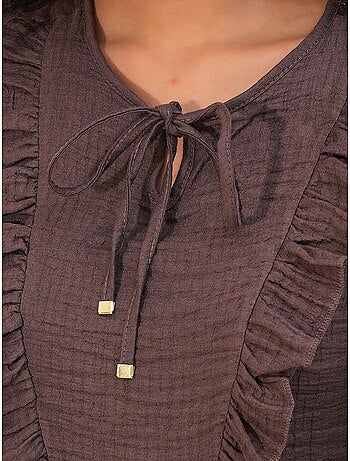 Blusa em tecido com folhos e fecho de amarração bdart
