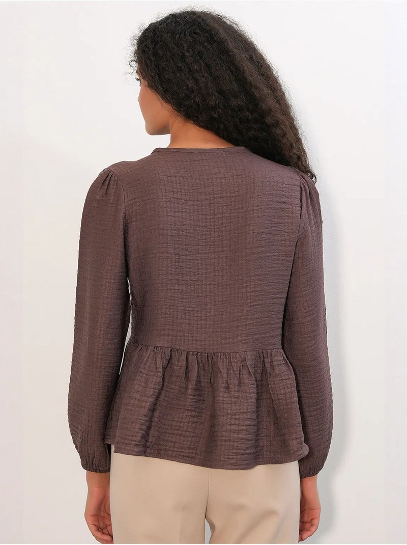 Blusa em tecido com folhos e fecho de amarração bdart Castanho-chocolate - Kiabi