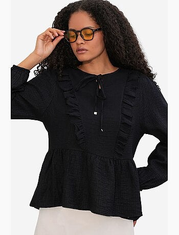 Blusa em tecido com folhos e fecho de amarração bdart