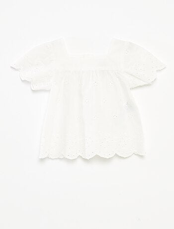 Blusa em voile de algodão com bordado inglês