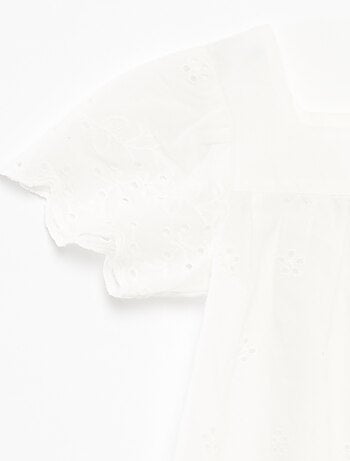 Blusa em voile de algodão com bordado inglês