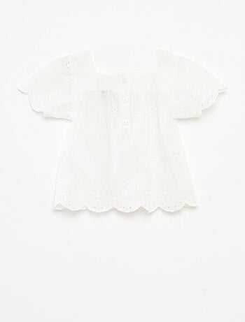 Blusa em voile de algodão com bordado inglês