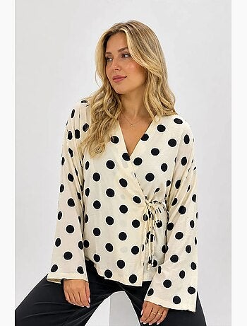 Blusa envelope de bolinhas com detalhe de amarração bdart