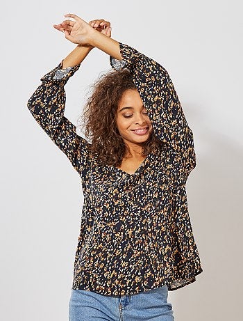 Blusa estampada com decote em V - Kiabi