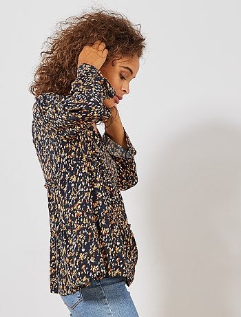 Blusa estampada com decote em V - Kiabi