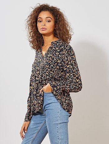 Blusa estampada com decote em V - Kiabi