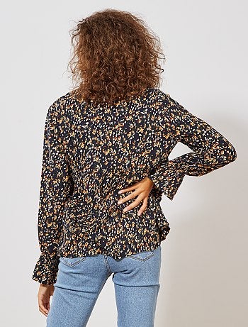 Blusa estampada com decote em V - Kiabi