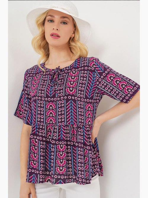 Blusa estampada gola redonda com laço bdart - Kiabi Blusa estampada gola redonda com laço bdart - Kiabi