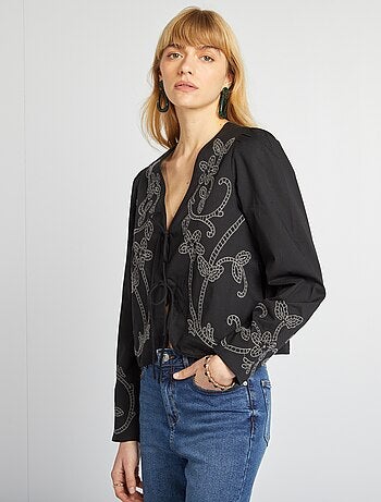 Blusa estilo quimono bordado