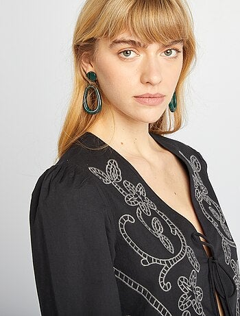 Blusa estilo quimono bordado