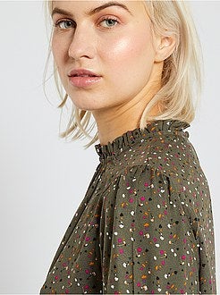 Blusa florida com gola vitoriana - Kiabi