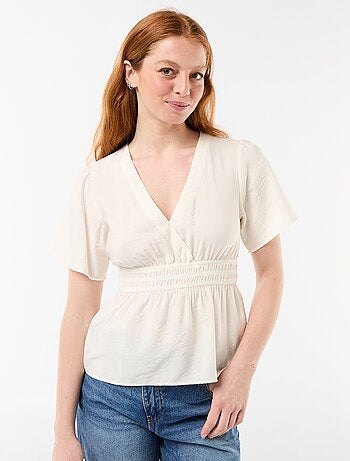 Blusa fluida com corte evasê