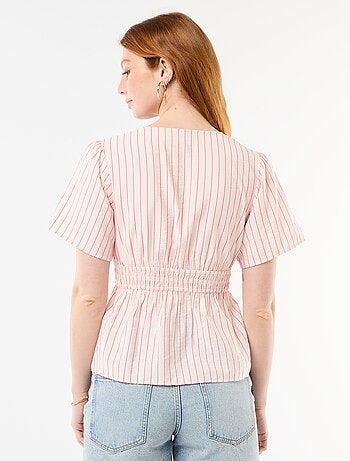 Blusa fluida com corte evasê