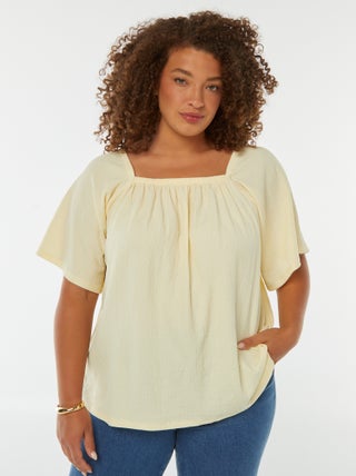 Blusa fluida com decote bardot de malha gofrada