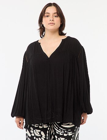 Blusa fluida com estampado em malha crepe
