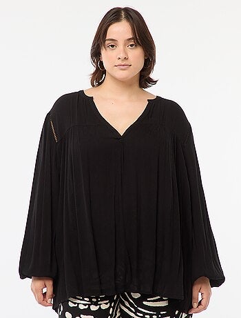 Blusa fluida com estampado em malha crepe