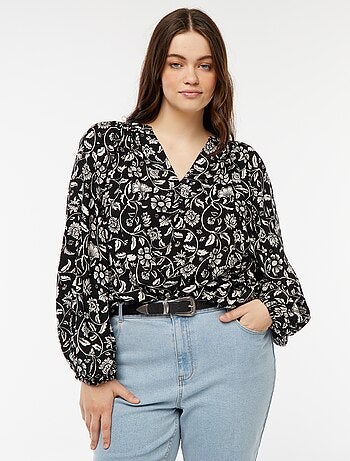 Blusa fluida com estampado em malha crepe