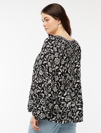 Blusa fluida com estampado em malha crepe