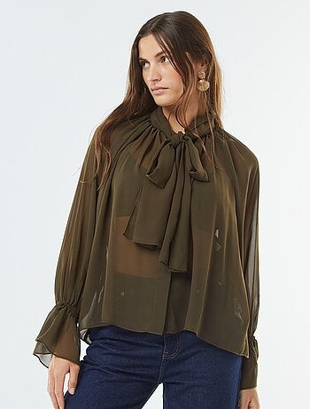 Blusa fluida com mangas com folhos