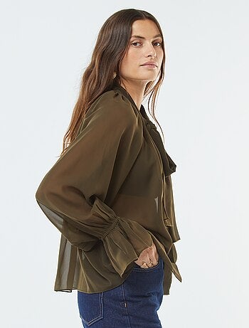 Blusa fluida com mangas com folhos
