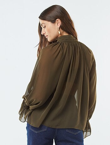 Blusa fluida com mangas com folhos