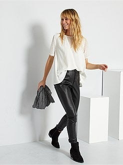 Blusa fluida com pormenores a ponto cheio - Kiabi