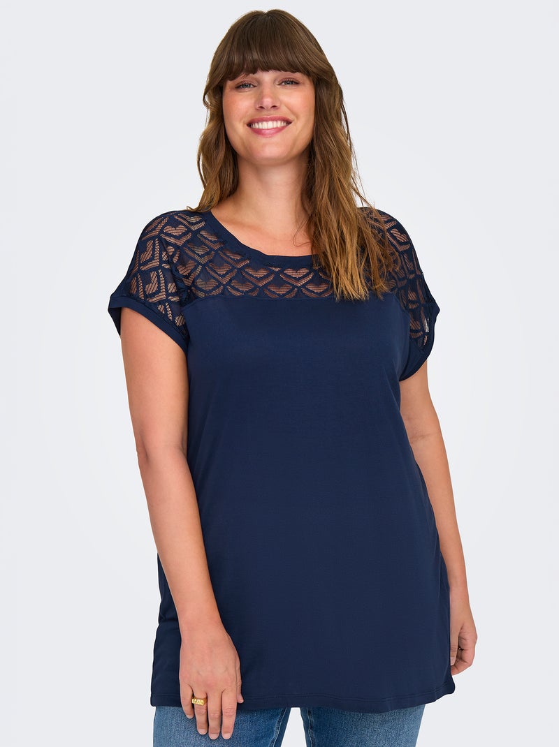 Blusa fluida com pormenores ajurados 'Only Carmakoma' Azul - Kiabi